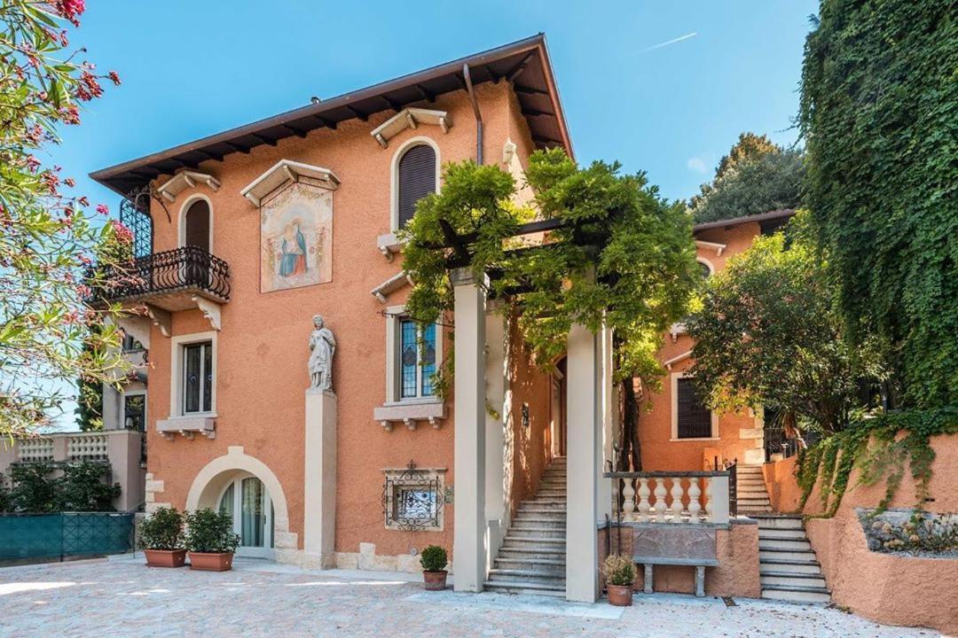 Villa Natalia Luxury Rooms Verona Exterior photo
